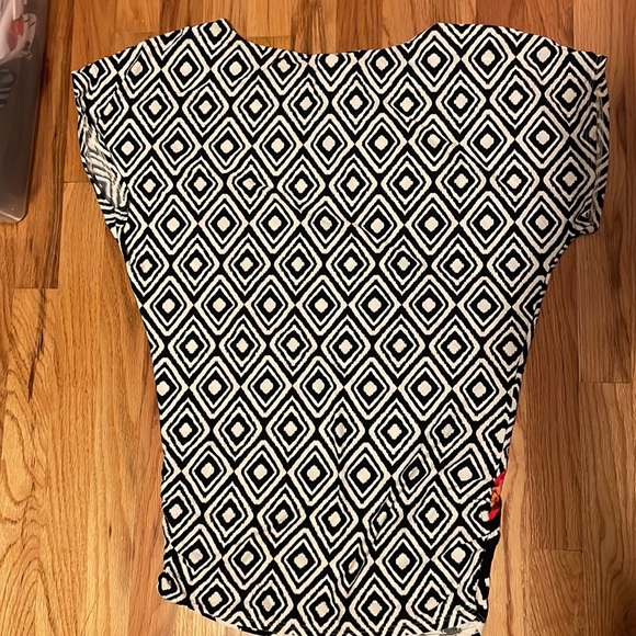 Carmen Marc Valvo onepiece bathing suit size medium and matching coverup/shirt. - Picture 8 of 8